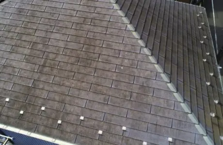 屋根の色褪せが気になる