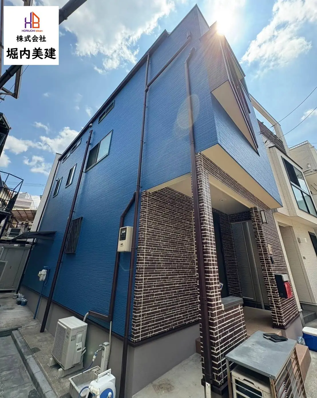 【江東区海辺】ブルー×ブラウンレンガ調の個性的でスタイリッシュな外壁塗装